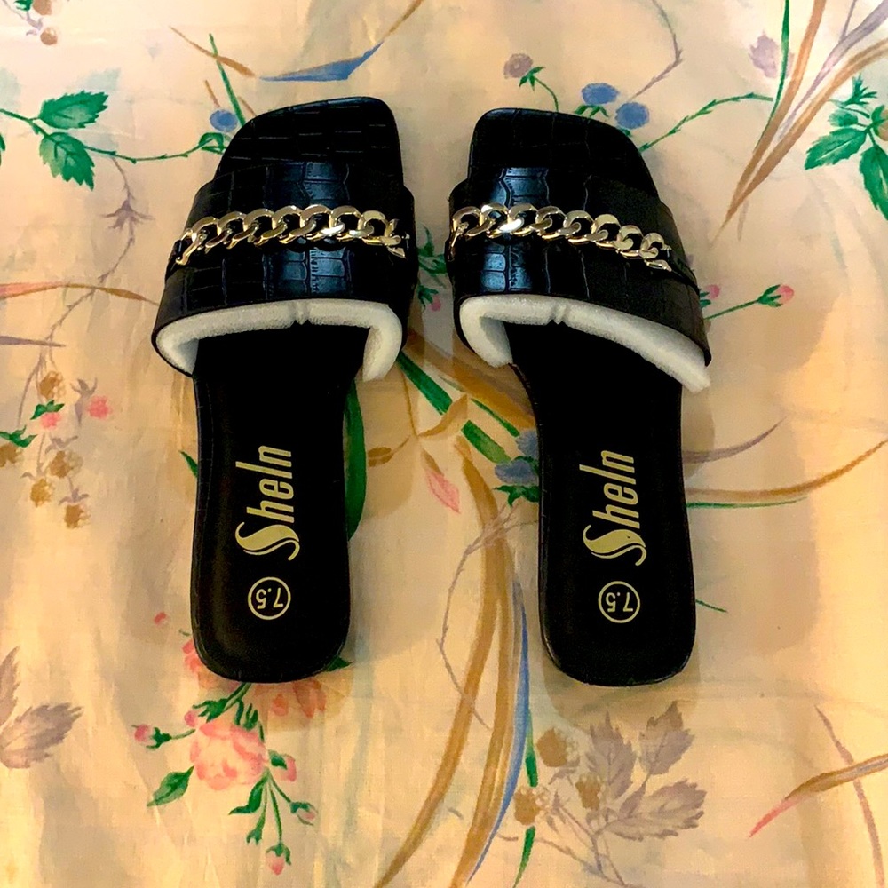 *Host Pick* NIB Black Croco Chain Sandals